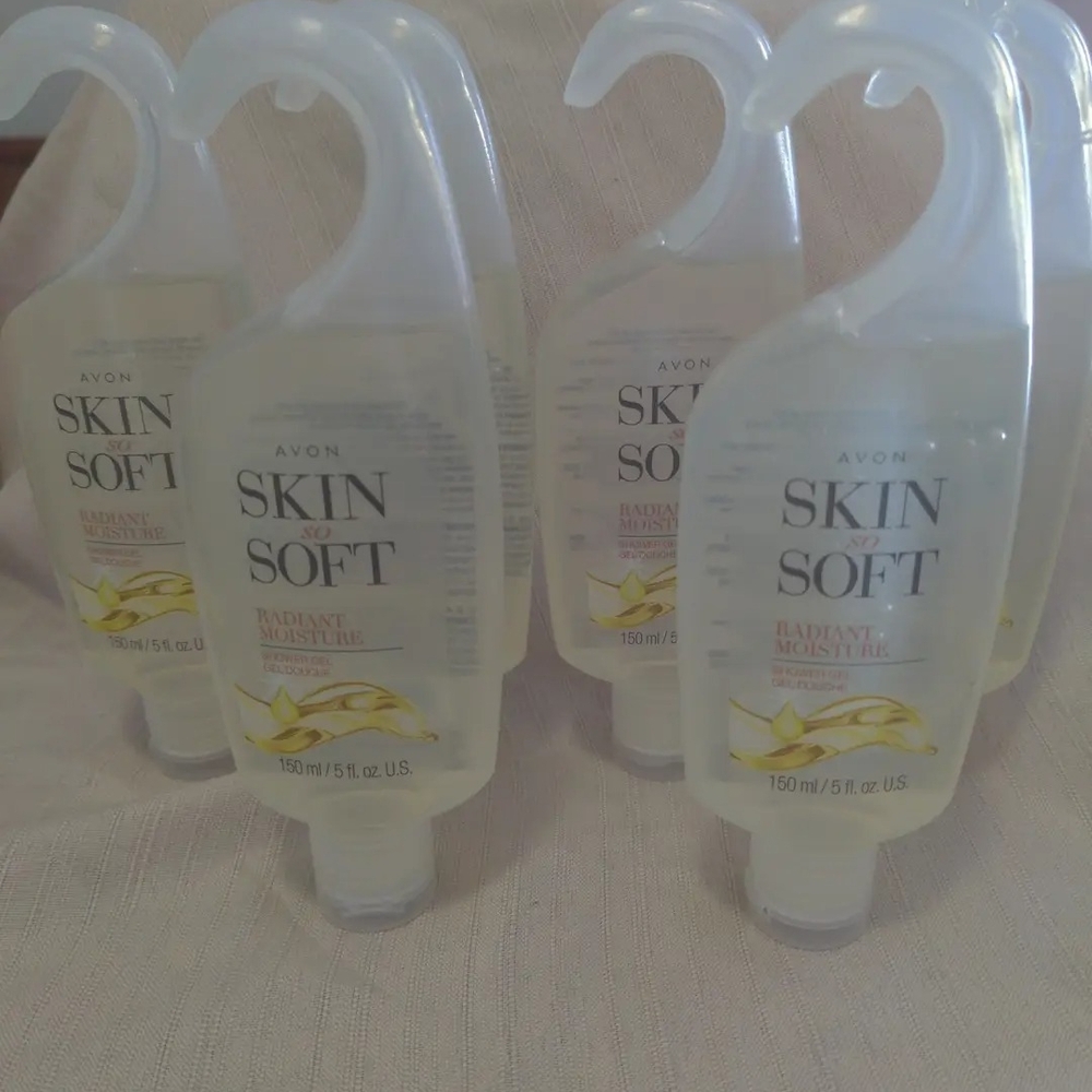 Avon Skin So Soft Radiant Moisture Body Wash - Clear